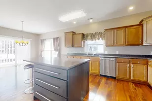 911 E Barker St, Tuscola, IL 61953 - Photo 13