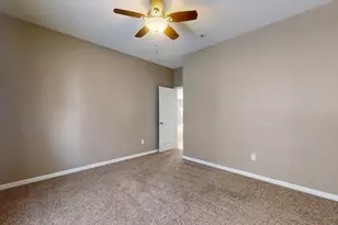 911 E Barker St, Tuscola, IL 61953 - Photo 21