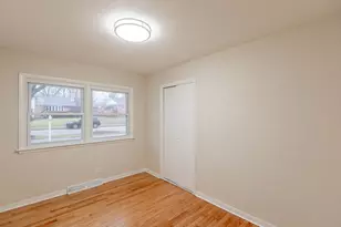 533 Flossmoor Ave, Waukegan, IL 60085 - Photo 11