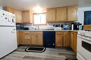 1216 S Ottawa Ave, Dixon, IL 61021 - Photo 5