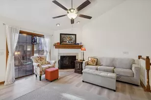 518 Silver Aspen Cir, Crystal Lake, IL 60014 - Photo 5