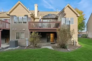 518 Silver Aspen Cir, Crystal Lake, IL 60014 - Photo 17