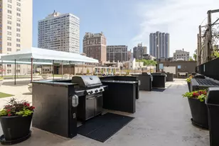 655 W Irving Park Rd, Chicago, IL 60613 - Photo 15