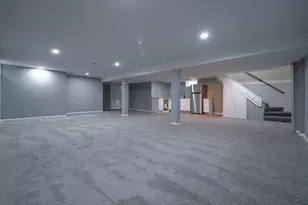 8415 Trumbull Ave, Skokie, IL 60076 - Photo 19