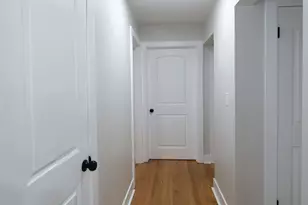 8415 Trumbull Ave, Skokie, IL 60076 - Photo 11