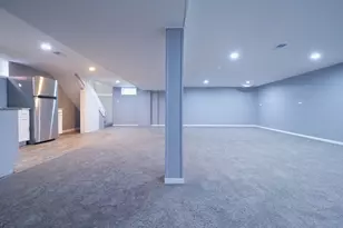 8415 Trumbull Ave, Skokie, IL 60076 - Photo 23