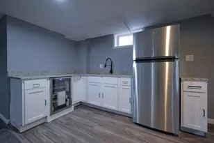 8415 Trumbull Ave, Skokie, IL 60076 - Photo 21