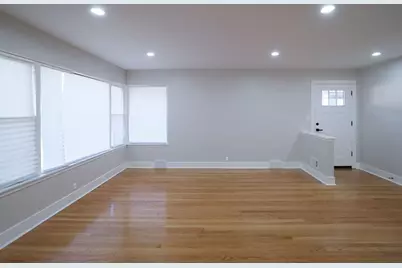 8415 Trumbull Avenue, Skokie, IL 60076 - Photo 3