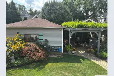 4033 W Waveland Avenue, Chicago, IL 60641 - Photo 23