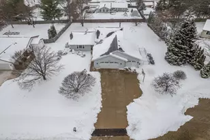 9336 Old Towne Ct, Roscoe, IL 61073 - Photo 3