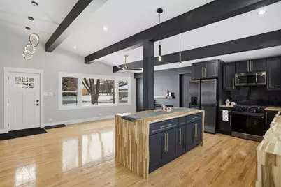 10738 S New England Avenue, Worth, IL 60482 - Photo 5