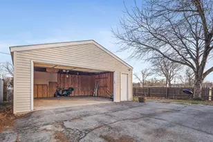 634 13th St, Rockford, IL 61104 - Photo 39