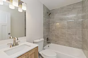 1101 Colony Ct, Streamwood, IL 60107 - Photo 9