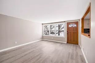 426 W Arlington Ln, Crete, IL 60417 - Photo 3