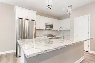 253 Masters Dr, Addison, IL 60101 - Photo 5