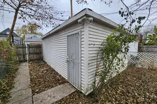 6716 S Bell Ave, Chicago, IL 60636 - Photo 9