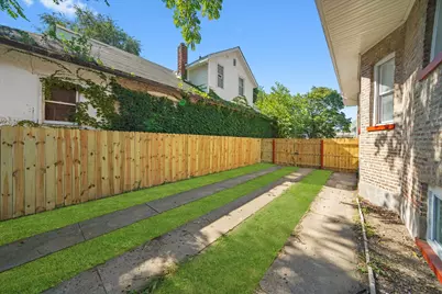 11127 S Wallace Street, Chicago, IL 60628 - Photo 37
