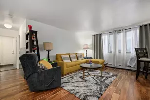 6300 N Sheridan Rd, Chicago, IL 60660 - Photo 3