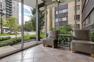 6300 N Sheridan Rd, Chicago, IL 60660 - Photo 11