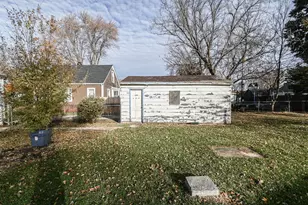 629 S Fulton Ave, Waukegan, IL 60085 - Photo 21