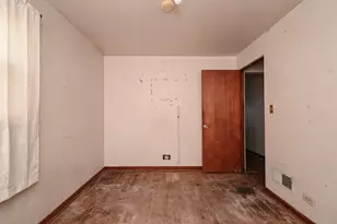 629 S Fulton Ave, Waukegan, IL 60085 - Photo 13