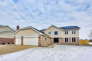 673 N Newkirk Ln, Palatine, IL 60074 - Photo 1