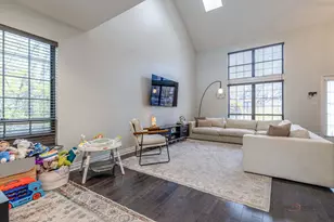 367 Golfview Ct, Bloomingdale, IL 60108 - Photo 9