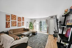 1425 Sandpebble Dr, Wheeling, IL 60090 - Photo 7