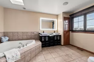 342 Diana Ct, Bensenville, IL 60106 - Photo 15