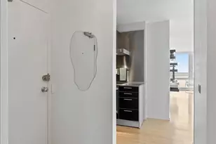 880 N Lake Shore Dr, Chicago, IL 60611 - Photo 3