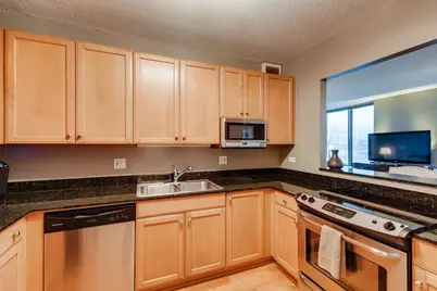 400 N Lasalle Drive #3008, Chicago, IL 60654 - Photo 7