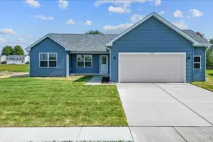 715 Apple Valley Rd, Harvard, IL 60033 - Photo 1