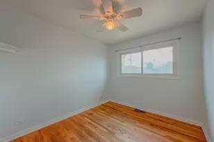 539 W Rose Ave, Addison, IL 60101 - Photo 9