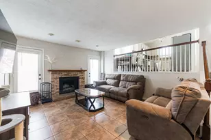 4015 Peartree Dr, Lake in the Hills, IL 60156 - Photo 17