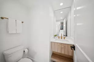 706 E 41st St, Chicago, IL 60653 - Photo 17