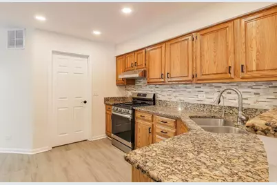 716 Clover Hill Court, Elk Grove Village, IL 60007 - Photo 9