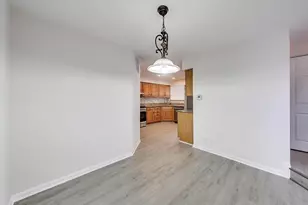 716 Clover Hill Ct, Elk Grove Village, IL 60007 - Photo 13