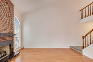 716 Clover Hill Ct, Elk Grove Village, IL 60007 - Photo 5