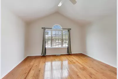 716 Clover Hill Court, Elk Grove Village, IL 60007 - Photo 17