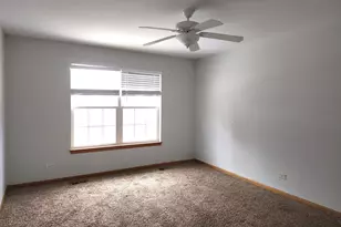 10540 Wakefield Ln, Huntley, IL 60142 - Photo 9