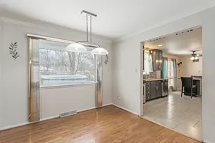 15252 Waterman Dr, South Holland, IL 60473 - Photo 7