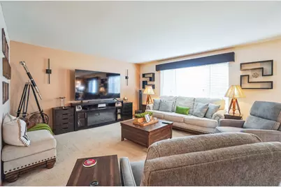 86 E Daisy Avenue, Cortland, IL 60112 - Photo 3