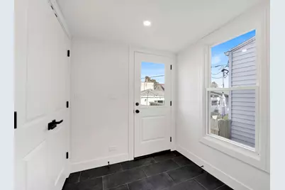 5844 W Leland Avenue, Chicago, IL 60630 - Photo 15