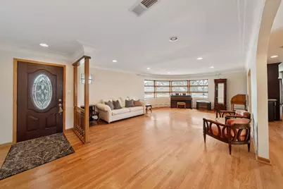 5000 N Oconto Avenue, Harwood Heights, IL 60706 - Photo 5