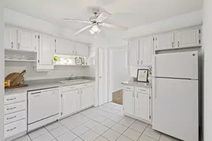 9001 Golf Rd, Des Plaines, IL 60016 - Photo 13