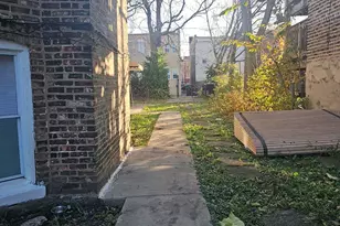 1825 S Lawndale Ave, Chicago, IL 60623 - Photo 17