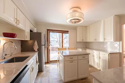 795 Plymouth Road, Hoffman Estates, IL 60192 - Photo 9