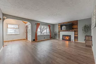 205 E Park St, Danvers, IL 61732 - Photo 5