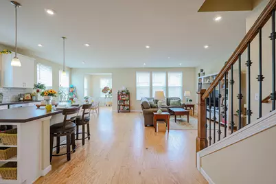 580 N Highlander Way, Addison, IL 60101 - Photo 5