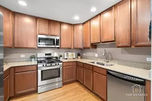 1631 Pauline Cir, Mundelein, IL 60060 - Photo 17